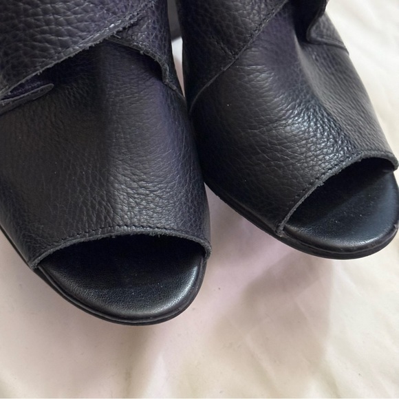 L Intervalle women’s black leather strappy 4” heels peep toe sandals size 6 - Picture 7 of 9